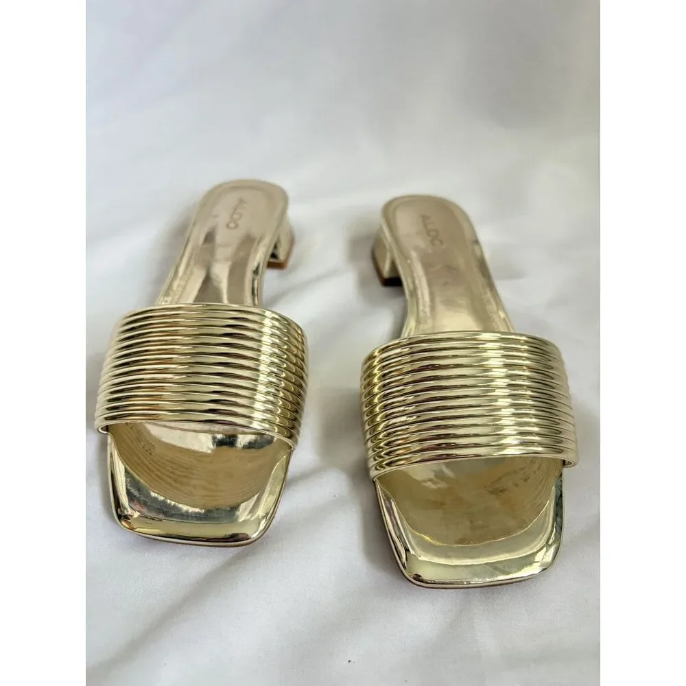 ALDO New Women's Neela Flat Sandal Gold Square Shape Princess Size 8.5 Classy